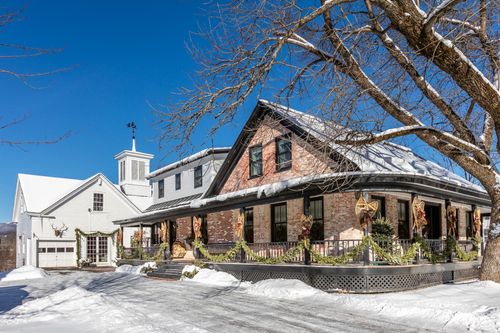 237 Maple St, Stowe, VT, 05672-4399 | Card Image