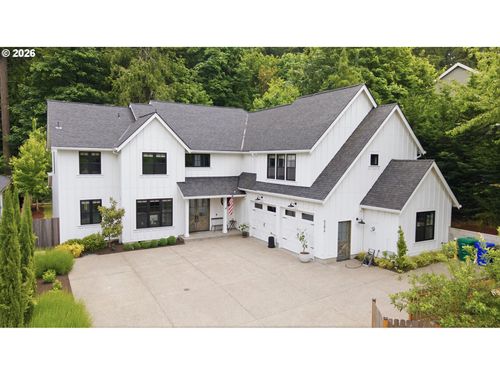 9296 Se Cypress Point Ln, Happy Valley, OR, 97086-1102 | Card Image