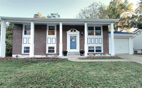 1235 Greenmar Dr, Fenton, MO, 63026-3432 | Card Image