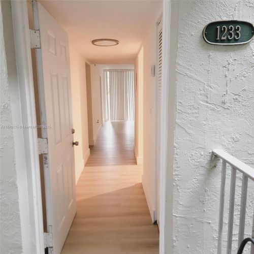 apt-1233-10090 Nw 80th Ct, Hialeah Gardens, FL, 33016-2285 | Card Image