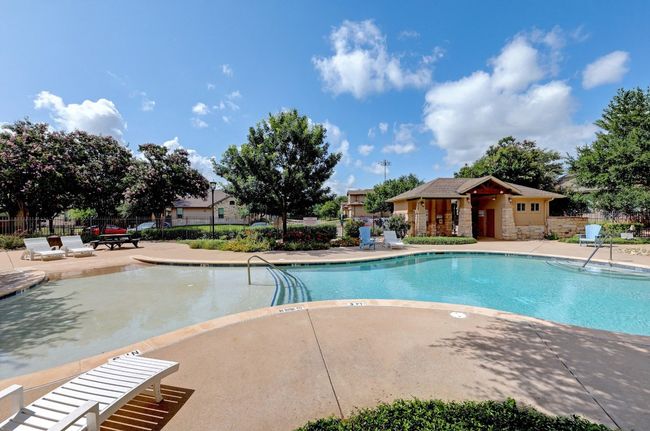 This is the perfect spot to enjoy relaxing sunny summer afternoons. | Image 35