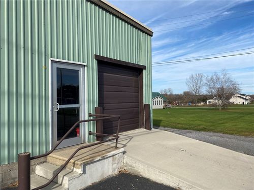 2727 Genesee St, Piffard, NY, 14533-9766 | Card Image