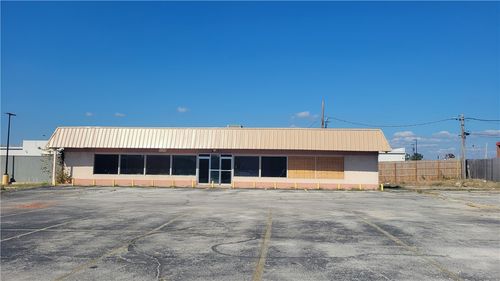 803 W Poplar St, Rogers, AR, 72756-4237 | Card Image