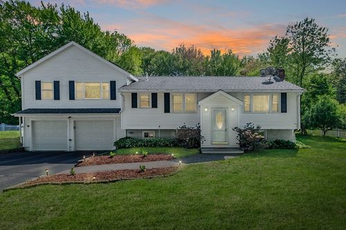 392 Cedar St, Hanover, MA, 02339-1331 | Card Image