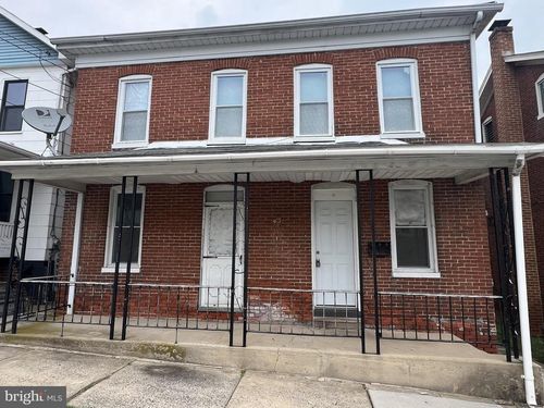 43 S East St, SPRING GROVE, PA, 17362-1213 | Card Image