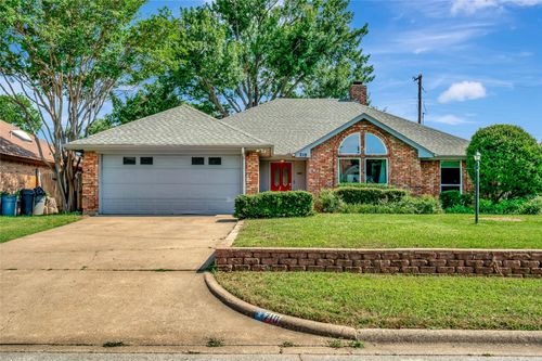 710 Oak Ln, Grapevine, TX, 76051-2973 | Card Image