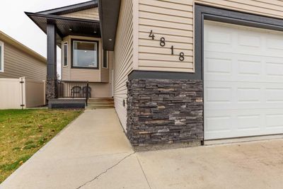 4818 7 St, House other with 4 bedrooms, 3 bathrooms and 2 parking in Coalhurst AB | Image 2