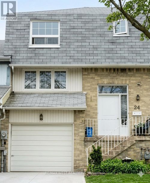 24 Primrose Cres, Brampton, ON, L6Z1E2 | Card Image