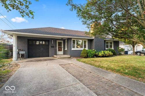 823 N A St, Elwood, IN, 46036-1422 | Card Image