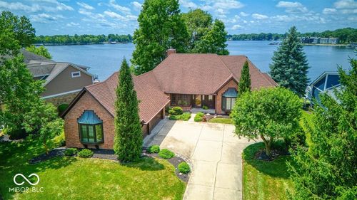 109 Edgewater Dr, Noblesville, IN, 46062-9190 | Card Image