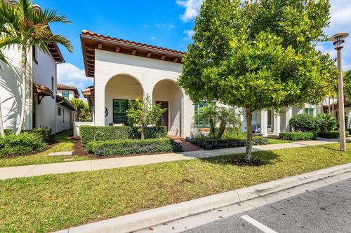8063 Hobbes Way, Palm Beach Gardens, FL, 33418-6071 | Card Image