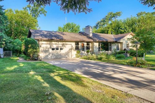 3681 Rustic Pl, Shoreview, MN, 55126-7037 | Card Image