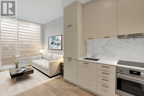 106-10 Honeycrisp Crescent, Vaughan (Vaughan Corporate Centre), ON, L4K5Z8 | Card Image