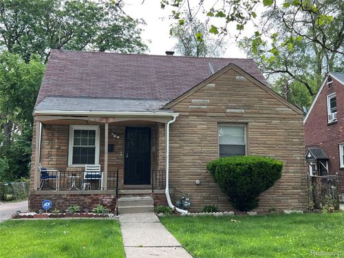 18662 Blackmoor St, Detroit, MI, 48234-3720 | Card Image