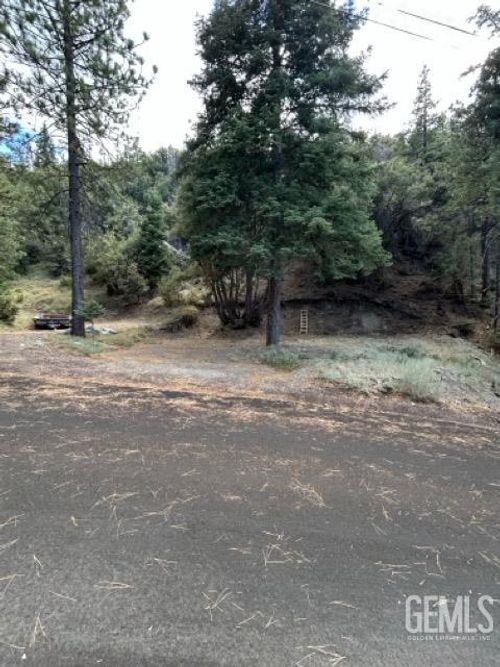 15116 Chestnut Dr, Pine Mountain Club, CA, 93222-4071 | Card Image