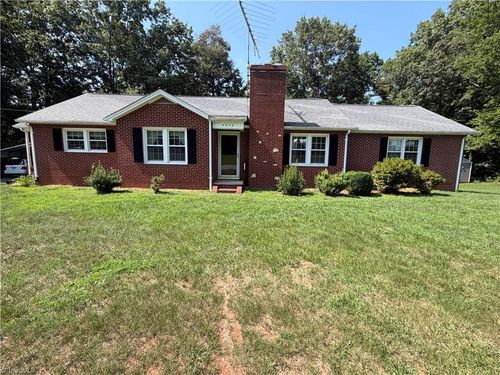 4470 Nc 268, Ararat, NC, 27007-8132 | Card Image