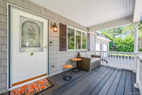 8 Paynes Ln, East Quogue, NY, 11942-4109 | Card Image