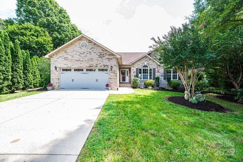 1537 34th Avenue Ln Ne, Hickory, NC, 28601-7221 | Card Image