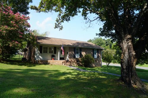 500 Tennessee Ave, Crewe, VA, 23930-2030 | Card Image