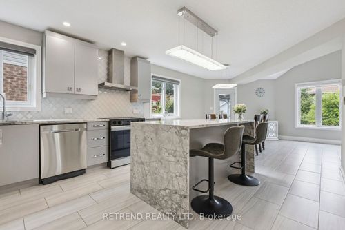 134 Queen Charlotte Cres, Kitchener, ON, N2E3N7 | Card Image