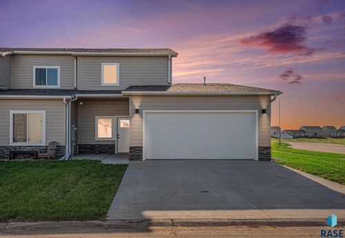 5401 S Teskey Pl, Sioux Falls, SD, 57108-3486 | Card Image