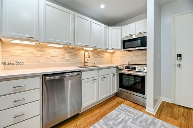 APT-17L - 45 Folly Field Rd, Condo with 2 bedrooms, 2 bathrooms and null parking in Hilton Head Island SC | Image 4