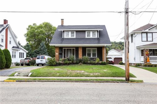 1327 2nd St, Beaver, PA, 15009-2527 | Card Image