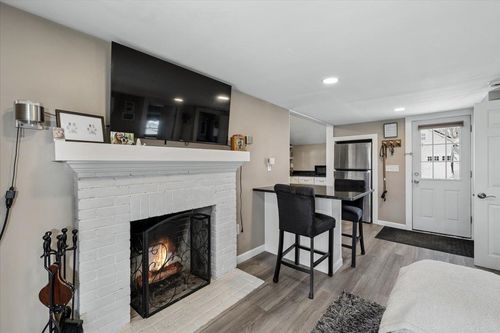 9 Hillcrest Ave, Pembroke, NH, 03275-1209 | Card Image