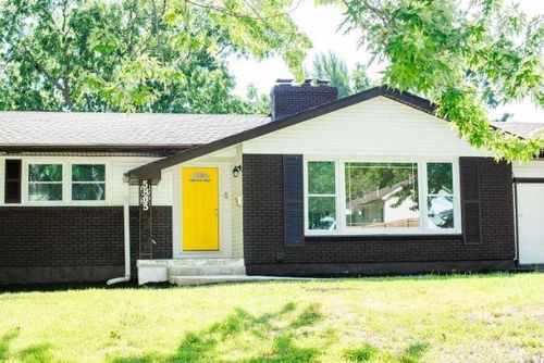 5805 Laurel Ave, Raytown, MO, 64133-3260 | Card Image