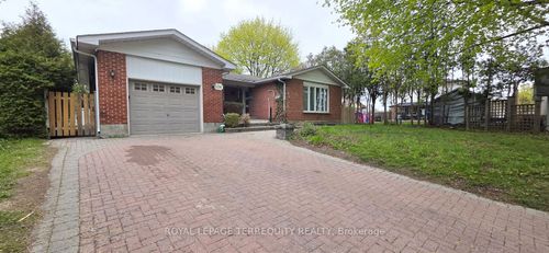 134 Switzer Dr, Oshawa, ON, L1G3J7 | Card Image