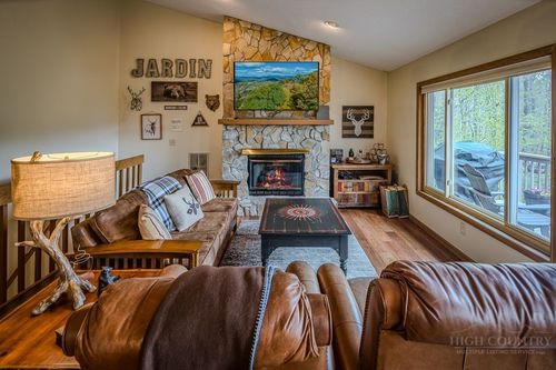 129 Lower Grouse Ridge Rd, Beech Mountain, NC, 28604-8125 | Card Image