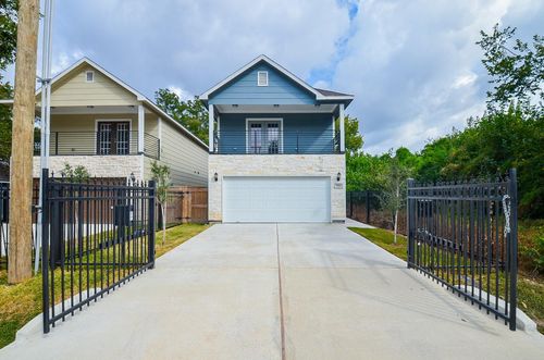 786 Lucky St, Houston, TX, 77088-6302 | Card Image