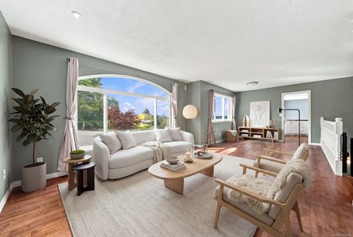 256 King Rd, Nanaimo, BC, V9R6H9 | Card Image