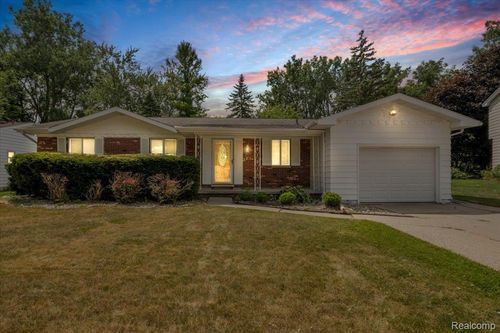1933 Tamarisk Dr, East Lansing, MI, 48823-1453 | Card Image