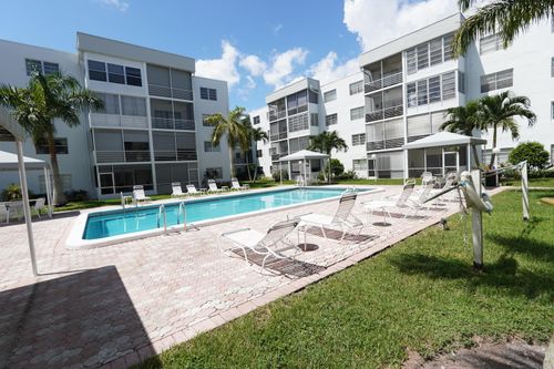 123-3000 E Sunrise Lakes Dr, Sunrise, FL, 33322-1717 | Card Image