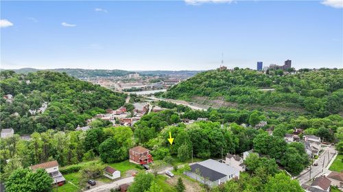 532 Weston Way, Pittsburgh, PA, 15220-5027 | Card Image