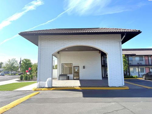 615 Jadwin Ave, Richland, WA, 99352-4262 | Card Image
