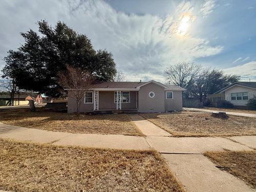 204 Jefferson St, Big Spring, TX, 79720-4911 | Card Image