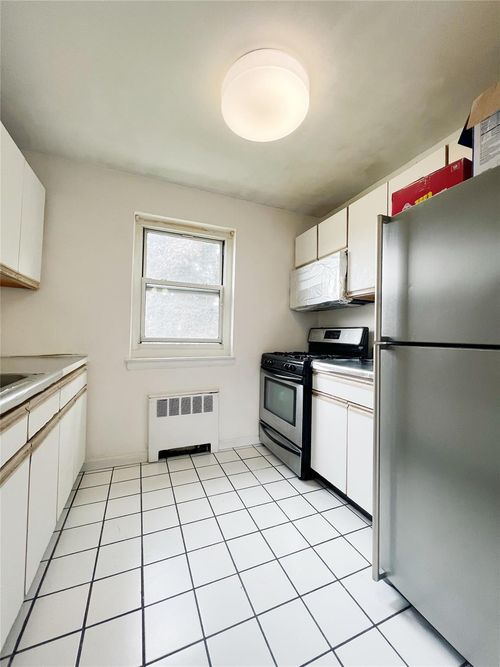 426b-6762 150th St, Flushing, NY, 11367-1424 | Card Image