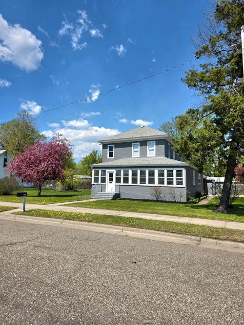 415 1st Ave Ne, Little Falls, MN, 56345-2740 | Card Image