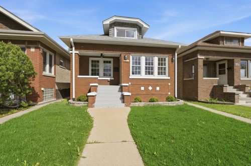 1445 East Ave, Berwyn, IL, 60402-1211 | Card Image