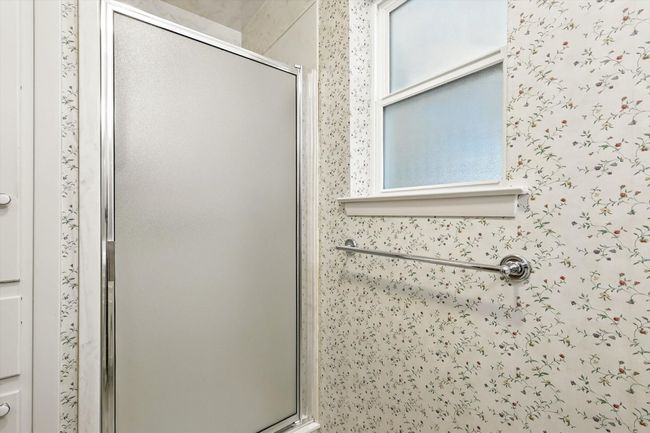 100 Hillcrest St, House other with 3 bedrooms, 2 bathrooms and null parking in Sanger TX | Image 13