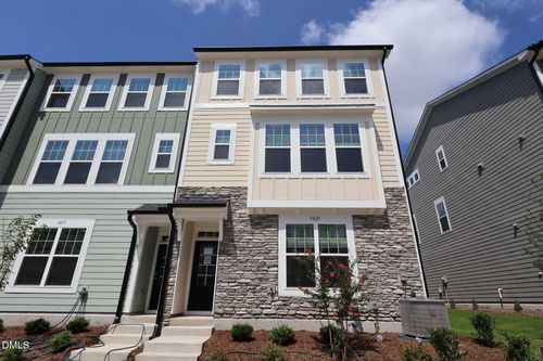 32-5021 Jowetts Walk Dr, Cary, NC, 27519-5598 | Card Image