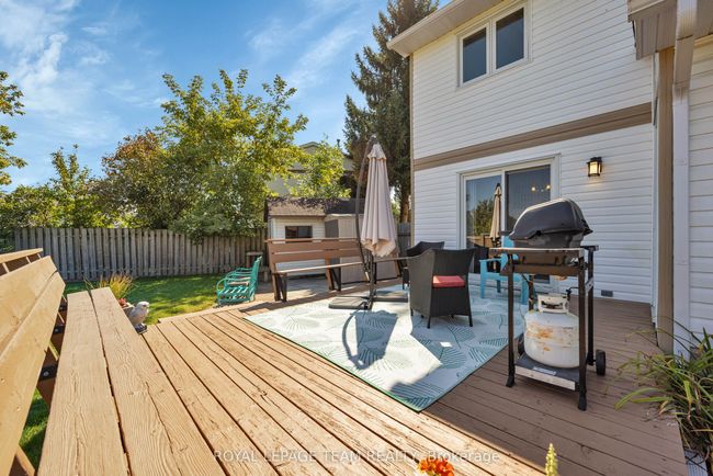 203 Rosemary Gdns, House attached with 3 bedrooms, 2 bathrooms and 4 parking in Orléans ON | Image 39