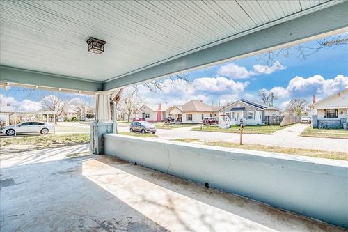 816 W Padon Ave, Blackwell, OK, 74631-2636 | Card Image