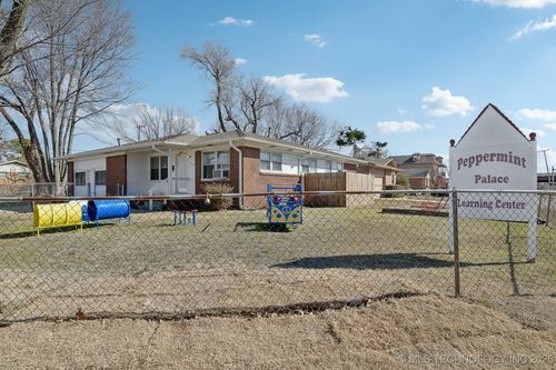 7705 E 31st St, Tulsa, OK, 74145-1246 | Card Image