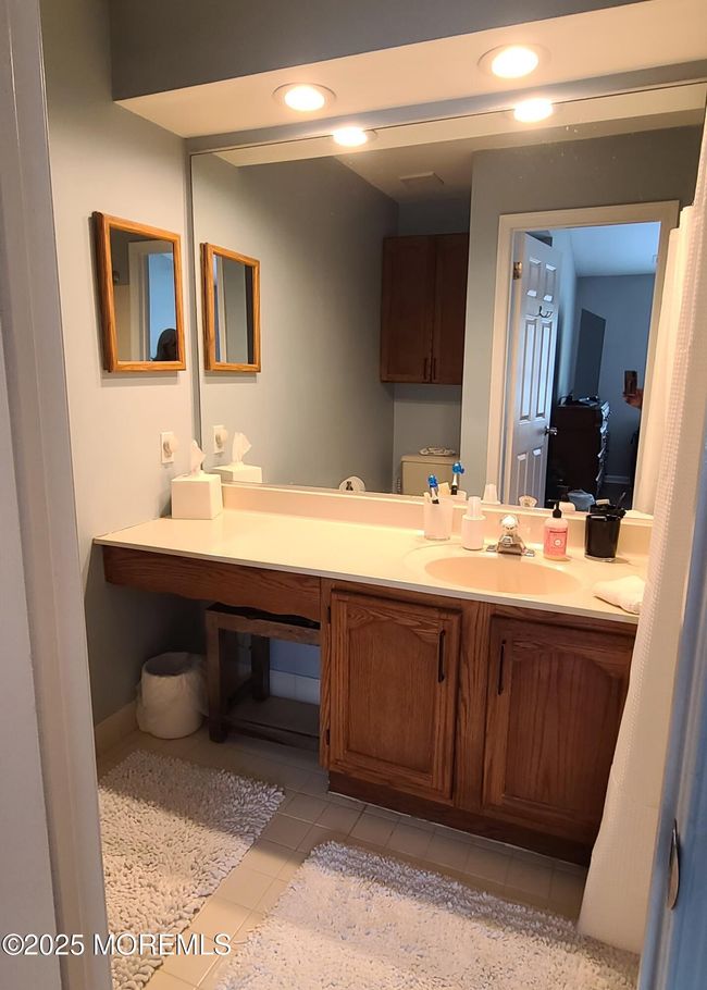 312 Towne Dr, Condo with 2 bedrooms, 2 bathrooms and 1 parking in Manalapan NJ | Image 20