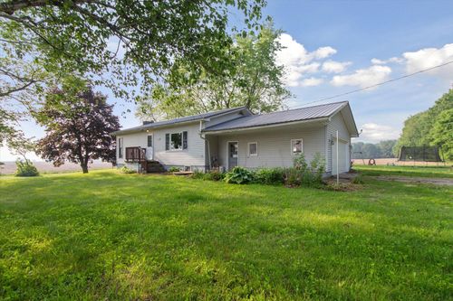 8520 E Mcbrides Rd, Vestaburg, MI, 48891-9709 | Card Image
