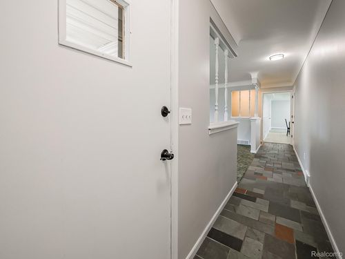 25748 Curie Ave, Warren, MI, 48091-3828 | Card Image