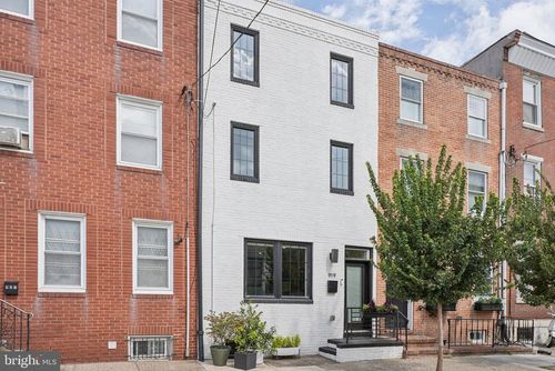 919 Reed St, PHILADELPHIA, PA, 19147-5631 | Card Image